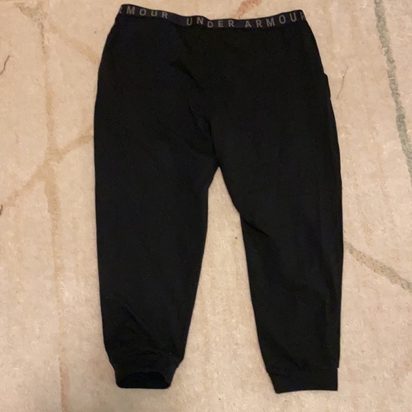 Women’s under armor joggers - Picture 2 of 3